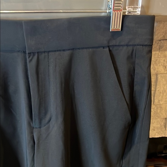 Athleta Black Shorts with 5 pockets, 3 zippered size 2 - Picture 3 of 12